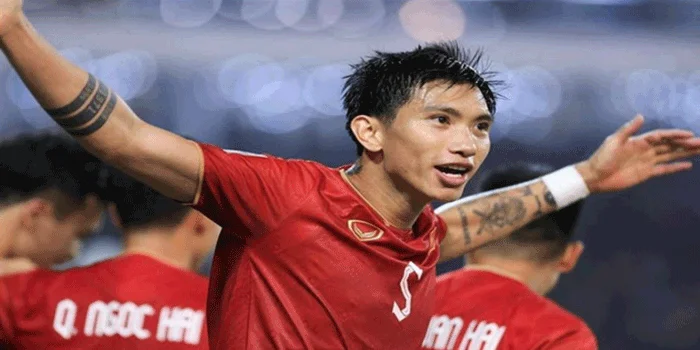 Doan Van Hau - Lama Cedera, Siap Berobat ke Luar Negeri Demi Hadapi Timnas Indonesia di Piala AFF 2024