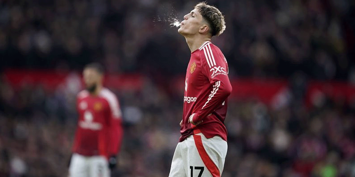 Garnacho Pakai Jersey Aston Villa Bertuliskan Rashford